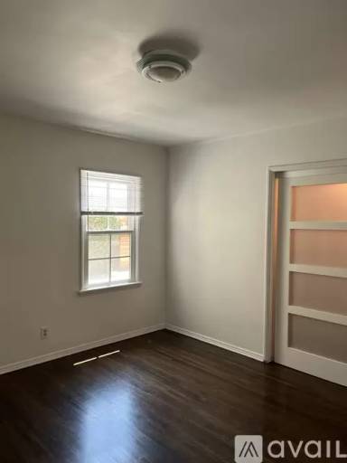 Main picture of 849 N Martel Ave
