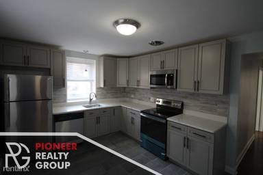 Main picture of 6120 N Kenmore Ave