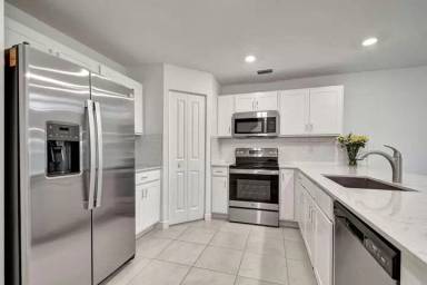 Main picture of 6851 Broadwater Ln