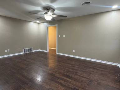 Main picture of 117 SW 68th St