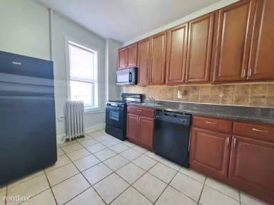 Main picture of 863 Pavonia Ave