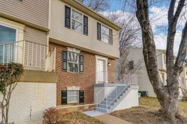 Main picture of 313 Mews Ct