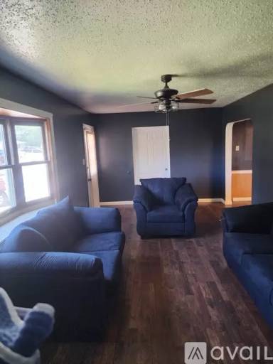 Main picture of 30 Saxton Rd
