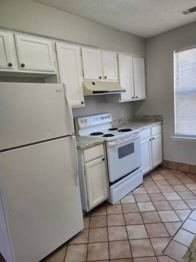 Main picture of 32 Norwood Ct