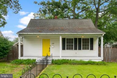 Main picture of 110 Greenway St NW