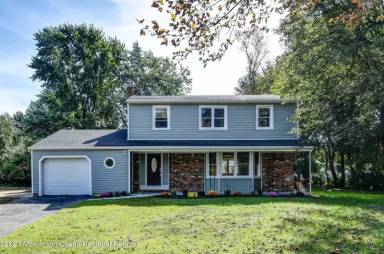 Main picture of 11 Zimm Ln