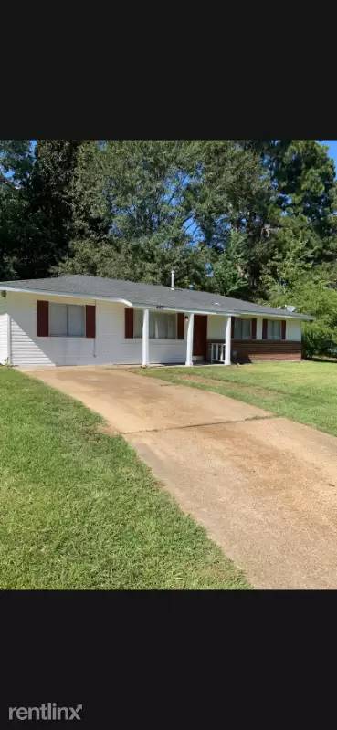 Main picture of 487 Queen Theresa Ln