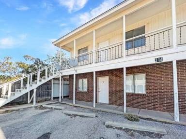 Main picture of 314 E Saint Anne Pl