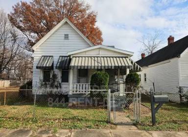 Main picture of 304 S Grand Ave