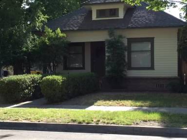 Main picture of 301 Hackberry Ave