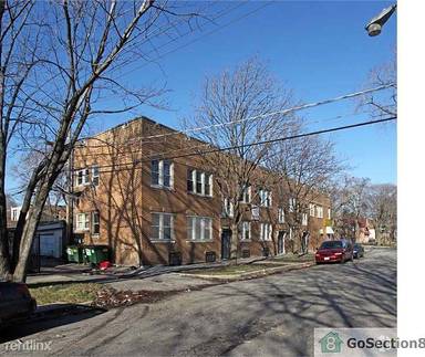 Main picture of 6904 S Artesian Ave