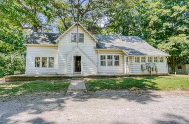 Main picture of 2204 State Road 26 W