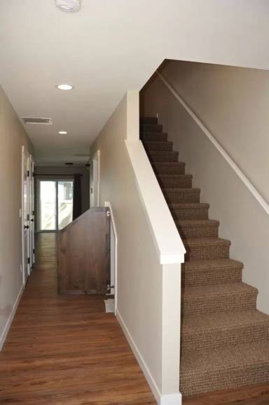 Main picture of 303 W Haycraft Ave