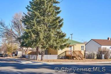 Main picture of 2102 E 16th St