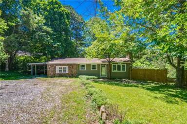 Main picture of 127 Dogwood St