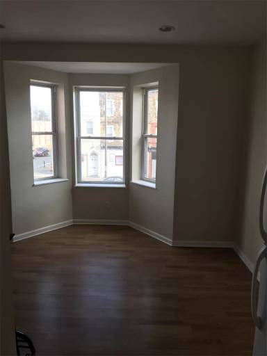 Main picture of 1320 N 52nd St