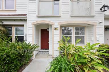 Main picture of 815 Harbor Cliff Way