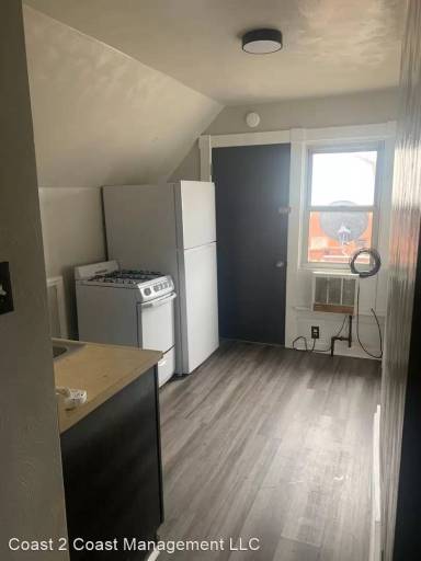Main picture of 427 2nd St