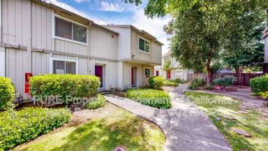 Main picture of 35 Front St