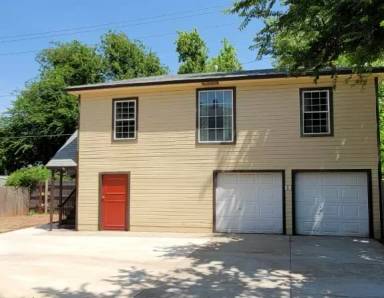 Main picture of 423 NE 14th St