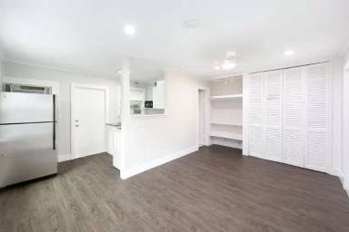 Main picture of 1883 Smith Dr