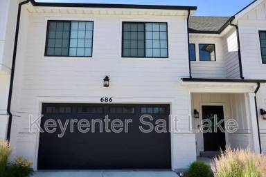 Main picture of 686 E Benbrook Ln