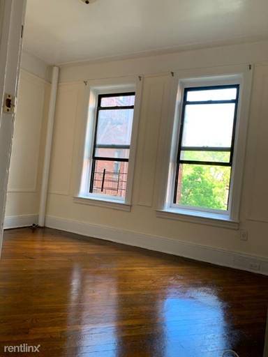 Main picture of 14356 Roosevelt Ave
