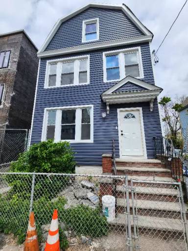 Main picture of 156 Woodlawn Ave