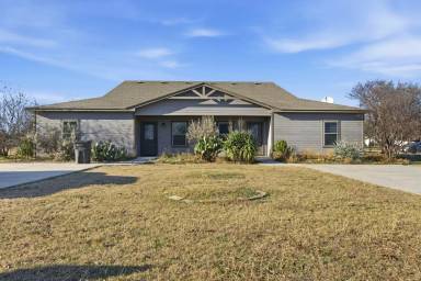 Main picture of 101 W Capps St; Rio Vista 76093 - D