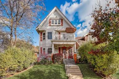 Main picture of 3476 N Newhall St
