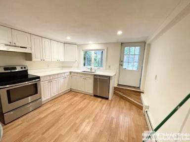 Main picture of 16 Greenwich St