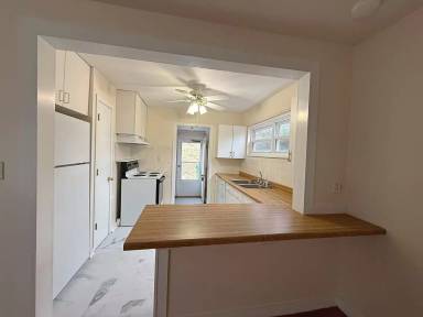 Main picture of 1411 Belleville Ave