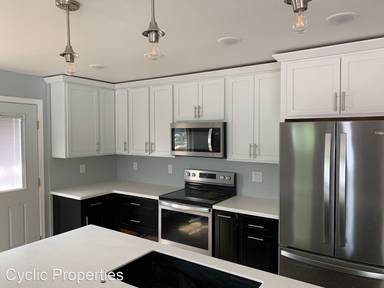 Main picture of 4956 Drake St