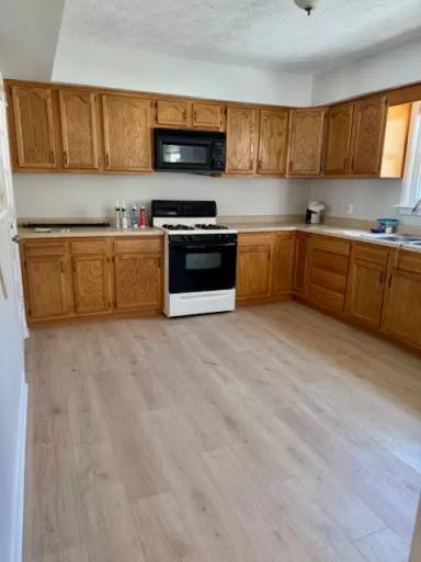 Main picture of 2595 W Manor Ave