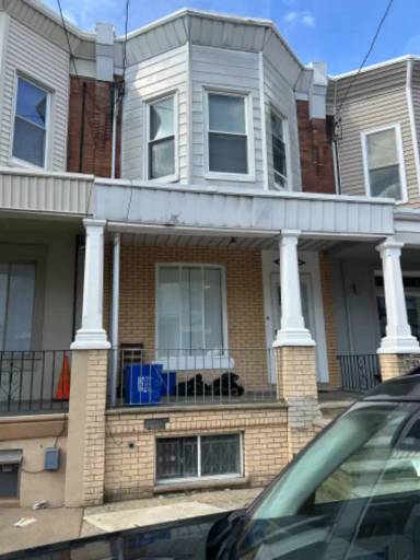Main picture of 2546 E Indiana Ave
