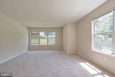 Main picture of 9902 Boysenberry Way