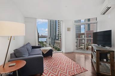 Main picture of 40 N 4th St