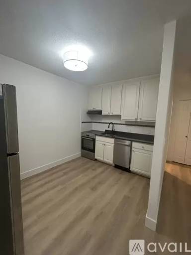 Main picture of 740 E 7th St