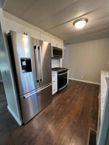 Main picture of 2038 Laburnum Ave