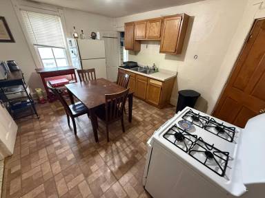 Main picture of 2523B N Bremen St