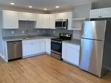 Main picture of 10 Auburn St
