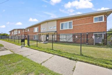 Main picture of 10071 Joy Rd