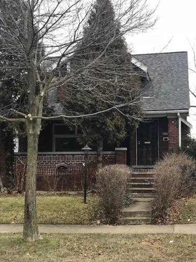 Main picture of 3719 E 110th St
