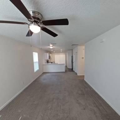 Main picture of 924 W 9th St