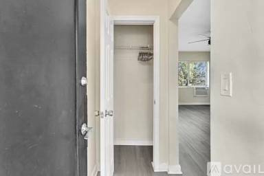 Main picture of 500 NE 78th St