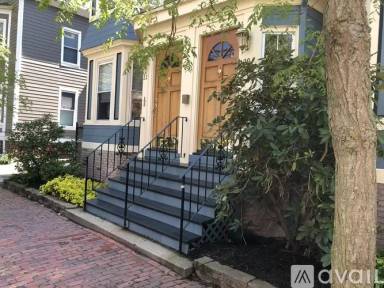 Main picture of 22 Elm St