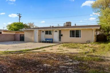 Main picture of 1051 W Avenue J6