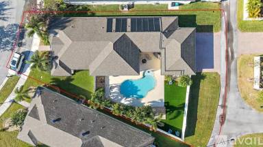 Main picture of 10352 SW Westlawn Blvd