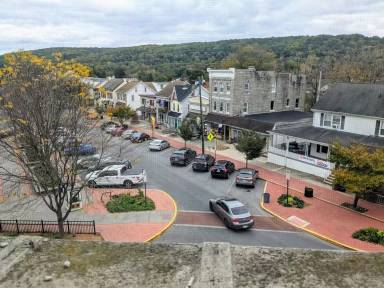 Main picture of 14 S 4th St
