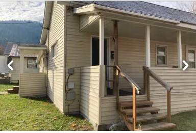 Main picture of 15 E Market Ave